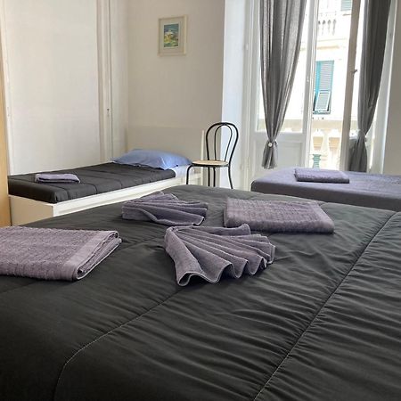 Guest House Roma Janov Exteriér fotografie