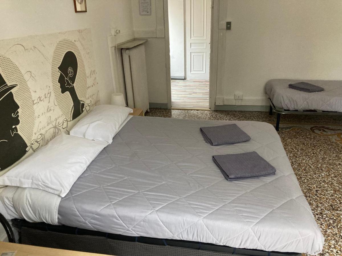 Guest House Roma Janov Exteriér fotografie