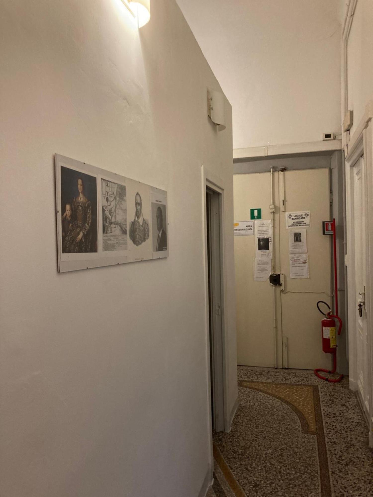 Guest House Roma Janov Exteriér fotografie