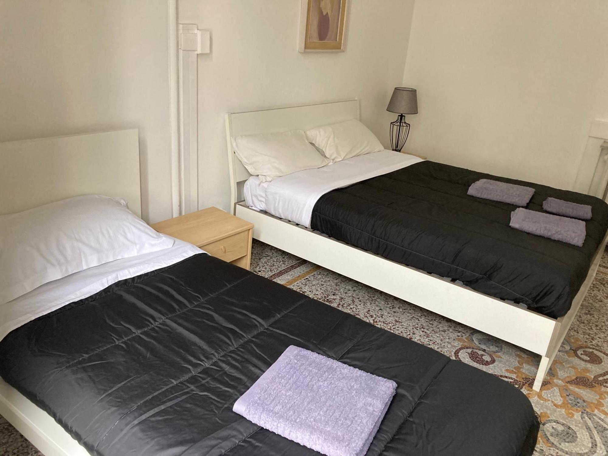 Guest House Roma Janov Exteriér fotografie
