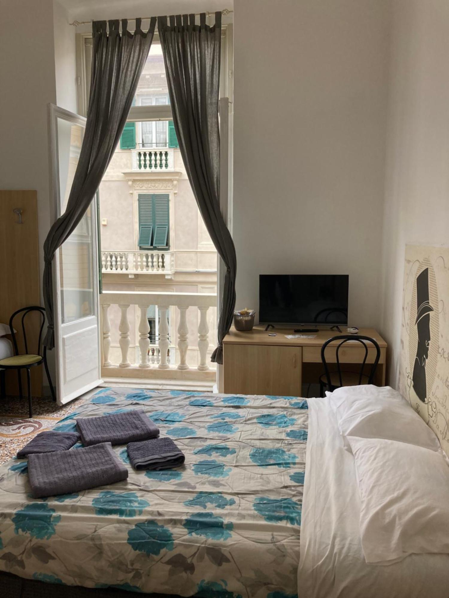 Guest House Roma Janov Exteriér fotografie