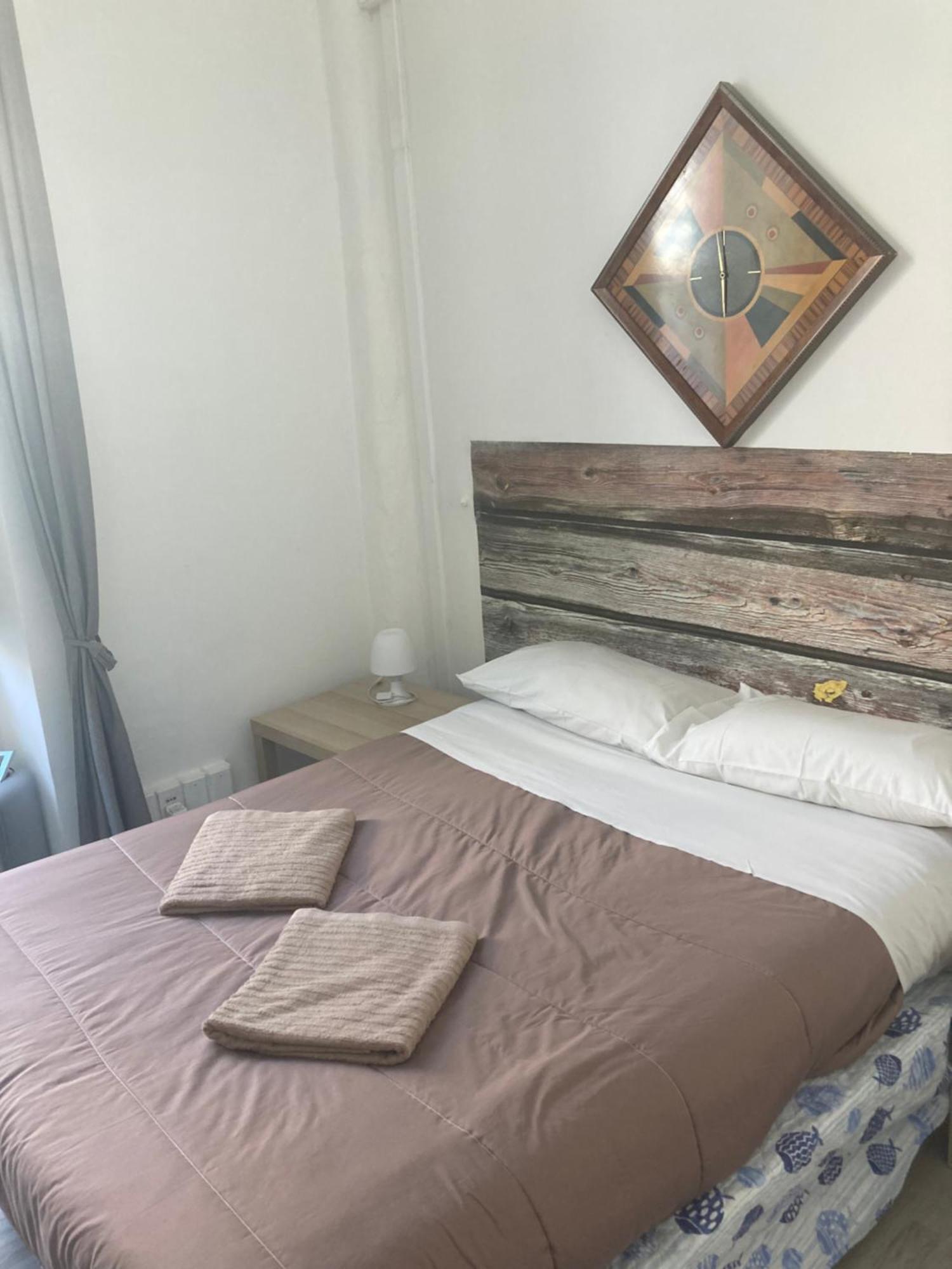 Guest House Roma Janov Exteriér fotografie