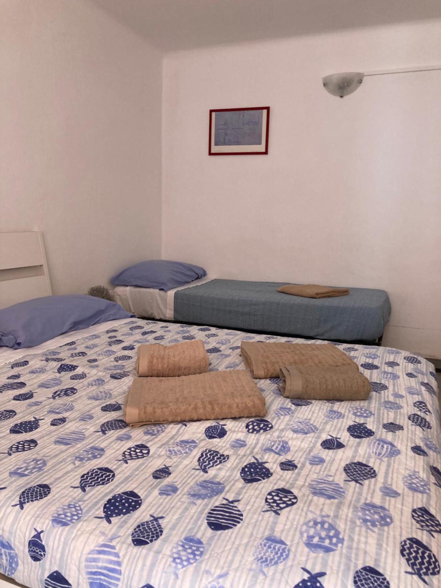 Guest House Roma Janov Exteriér fotografie