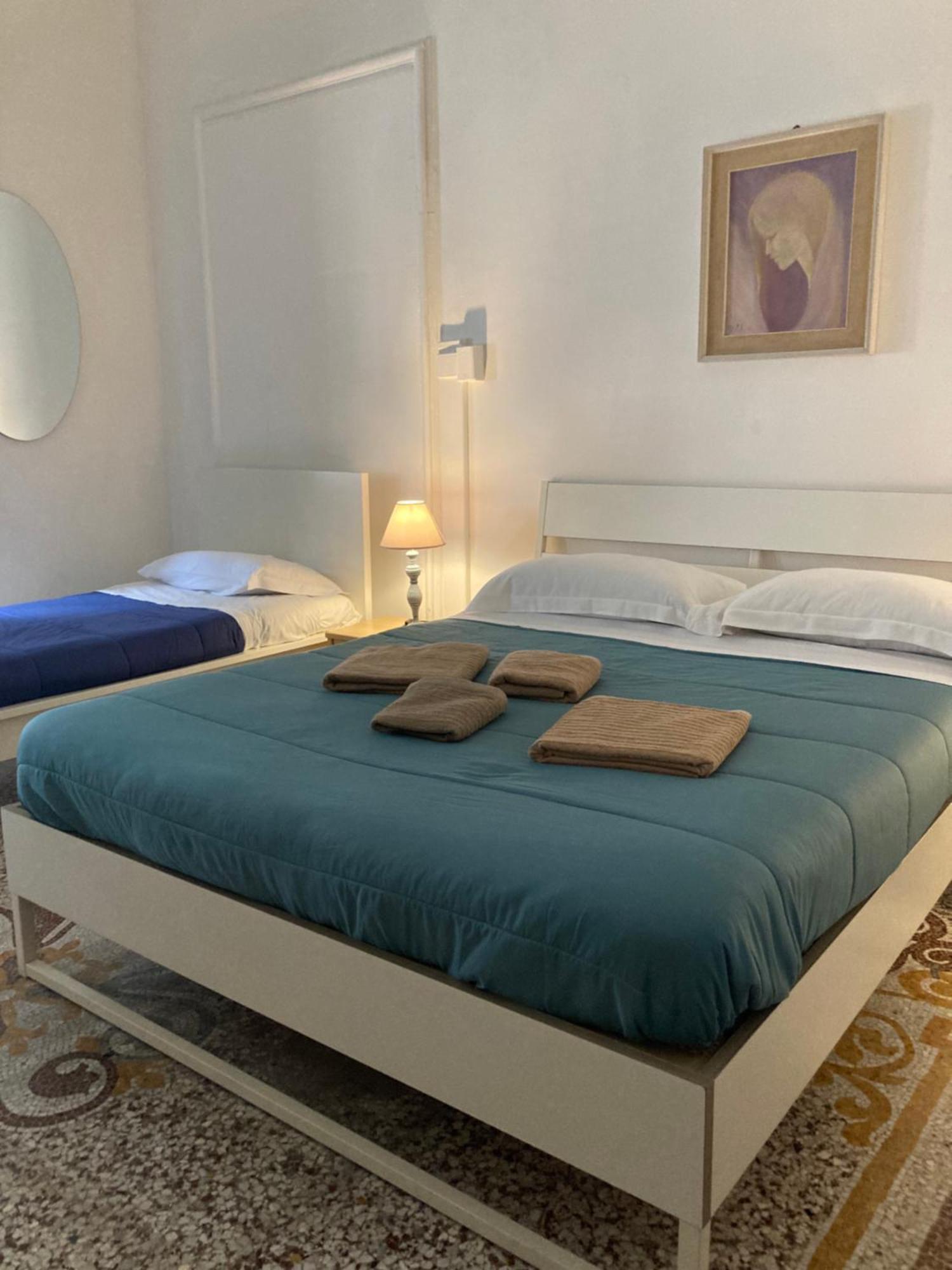 Guest House Roma Janov Exteriér fotografie